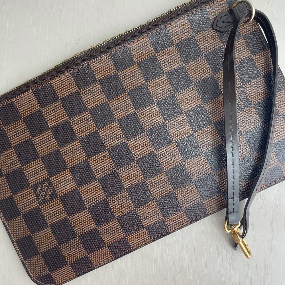 AUTH Louis Vuitton Damier Wristlet